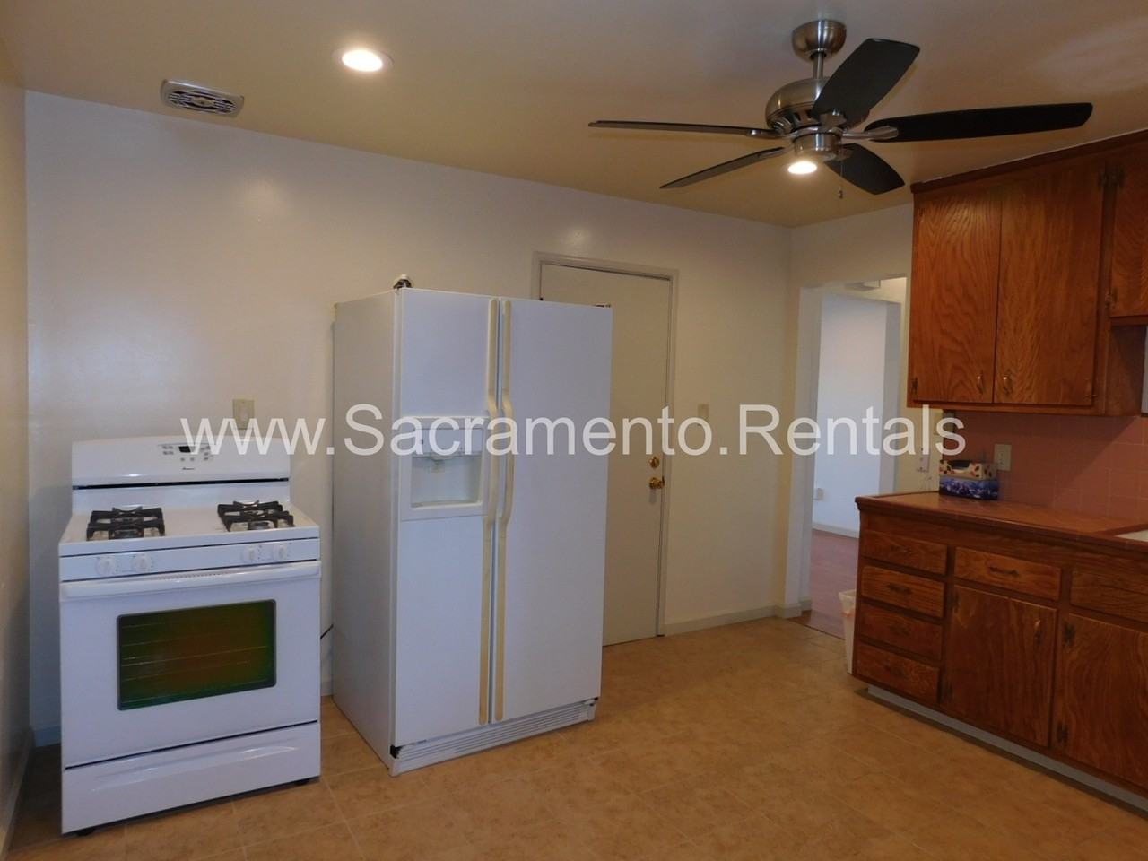 6102 Madison Ave - Photo 4 of 10