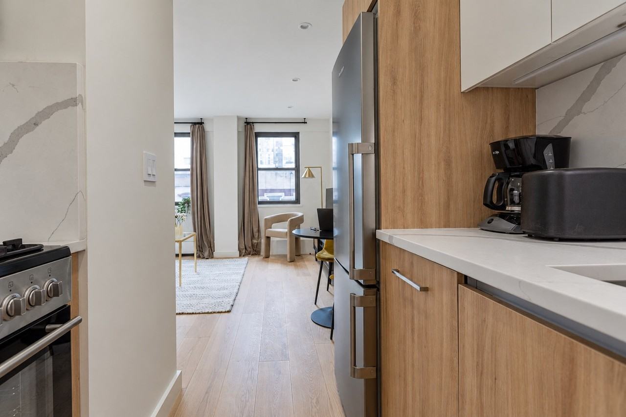 979 3rd Ave #1013710P - Photo 4 of 9