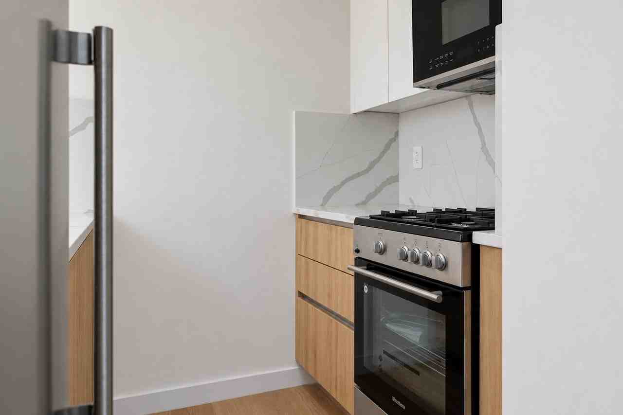 979 3rd Ave #1013710P - Photo 5 of 9