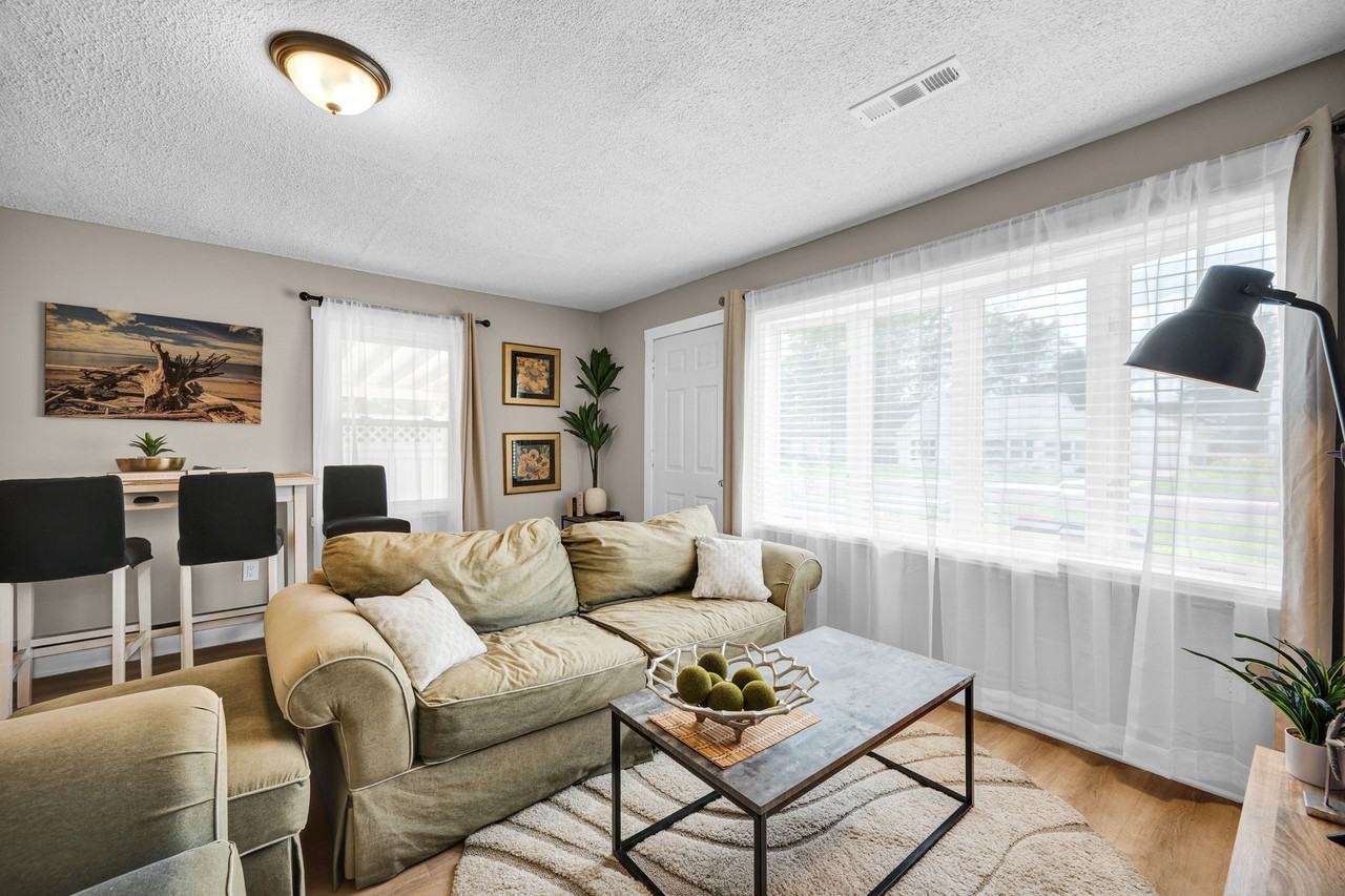 340 Forest Drive - Photo 5 of 32