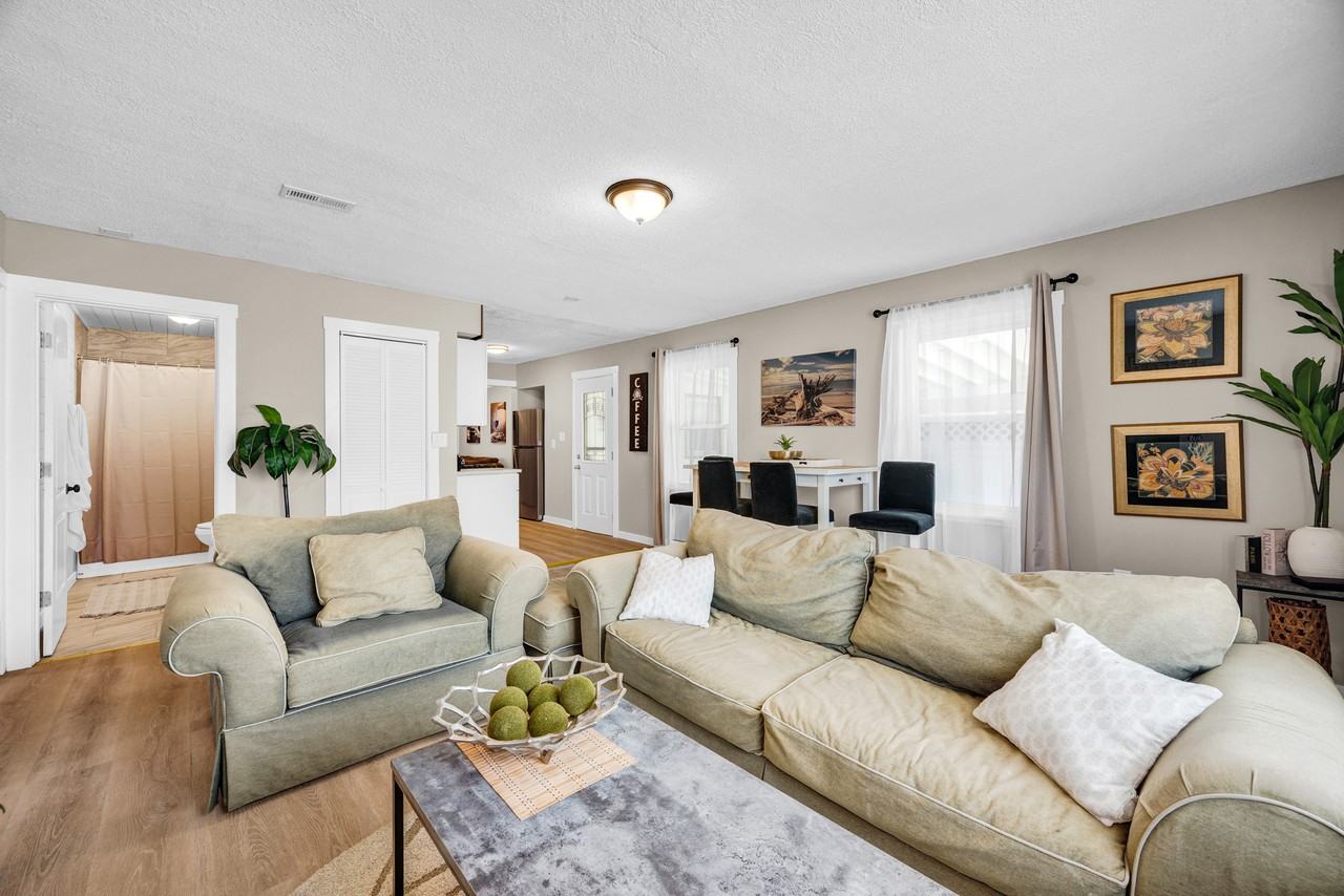 340 Forest Drive - Photo 6 of 32