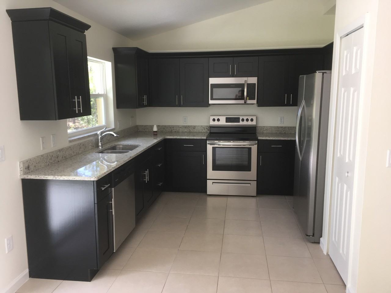2914 Sw 166th Ln - Photo 2 of 11