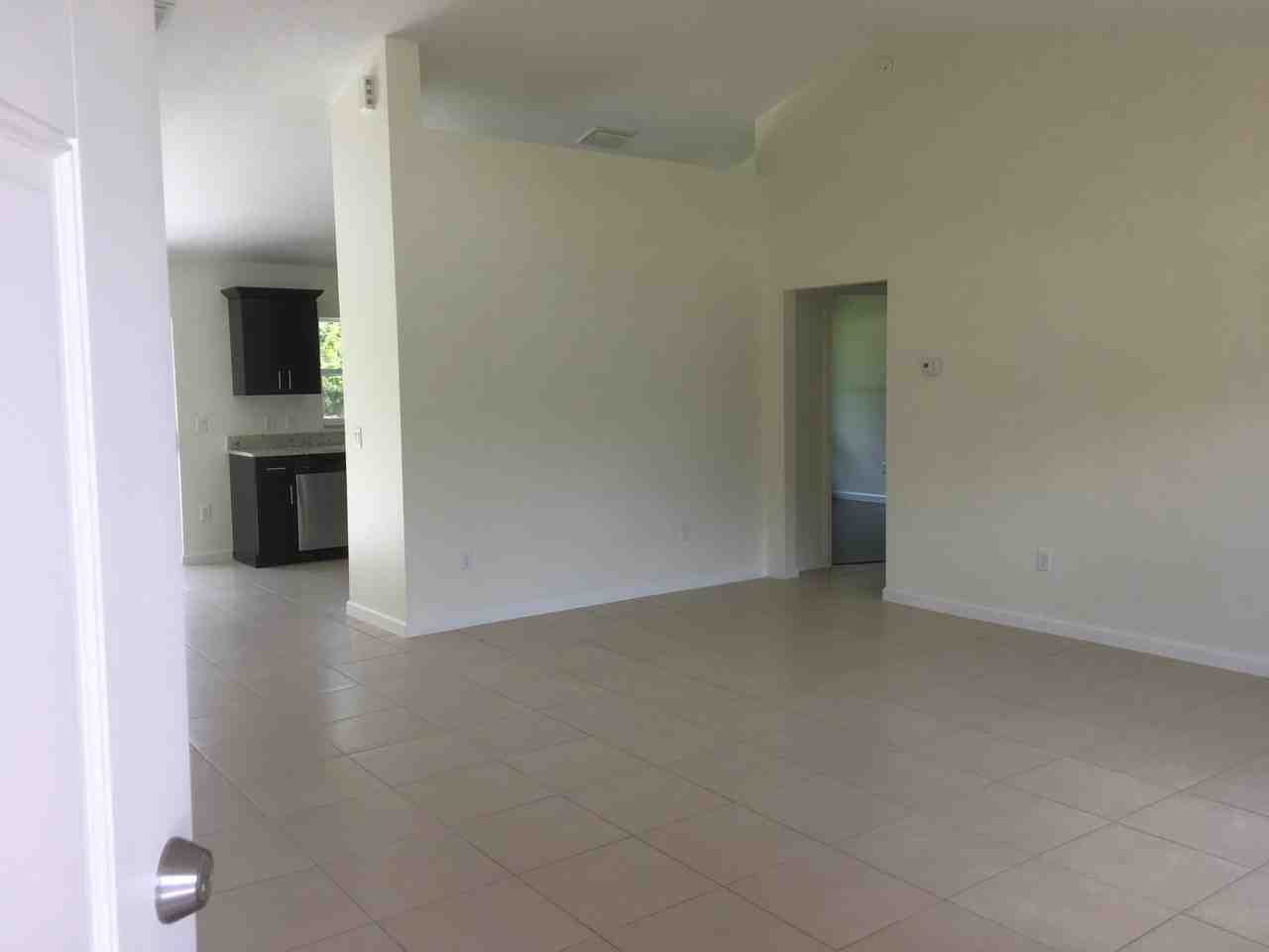 2914 Sw 166th Ln - Photo 3 of 11