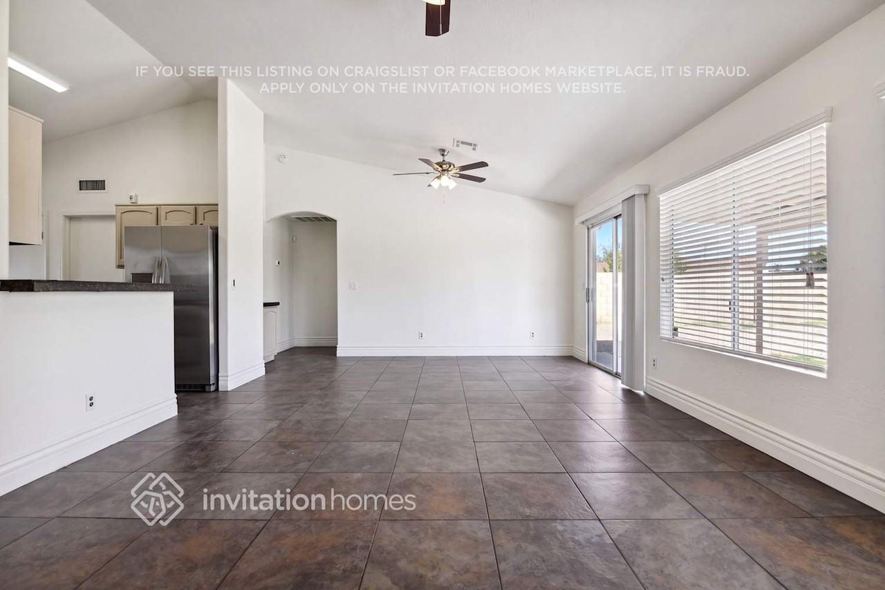 7704 W San Juan Ave - Photo 4 of 21