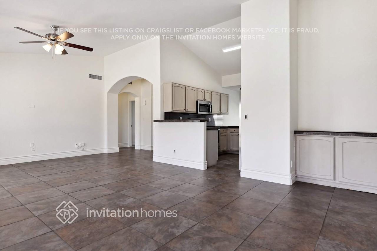 7704 W San Juan Ave - Photo 7 of 21