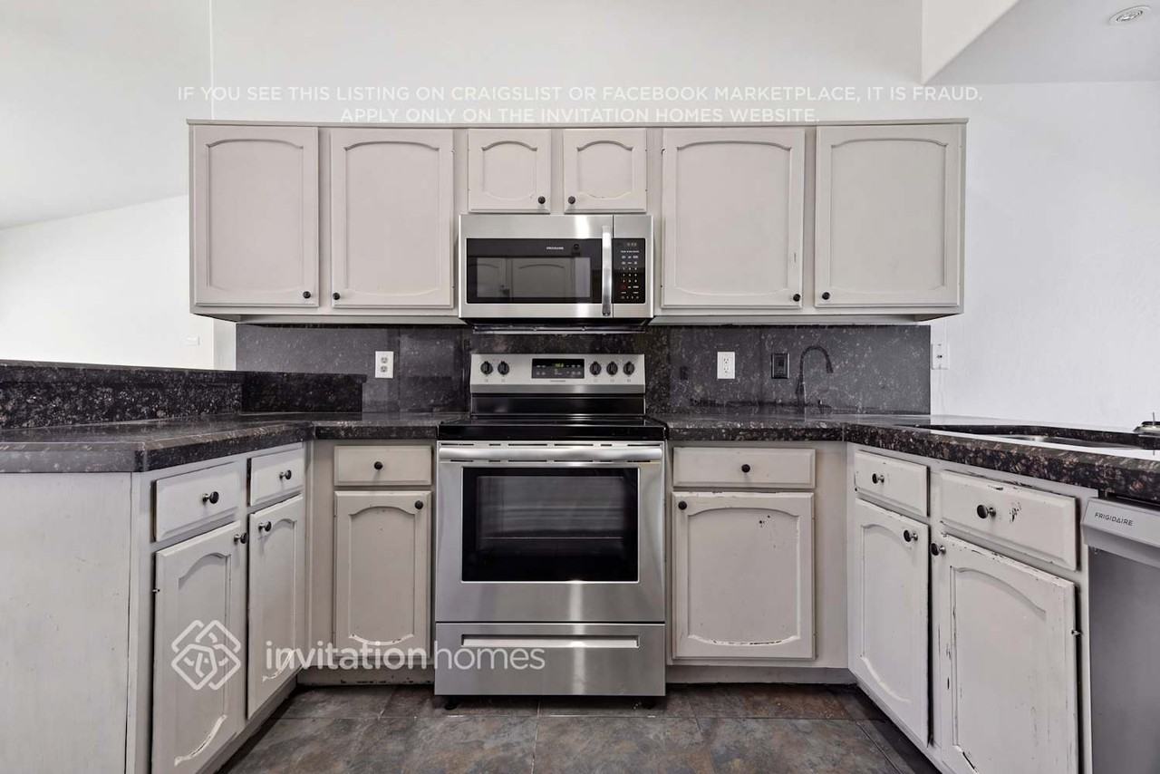 7704 W San Juan Ave - Photo 6 of 21