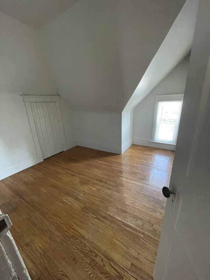 205 E Briggs Ave #2 - Photo 4 of 7