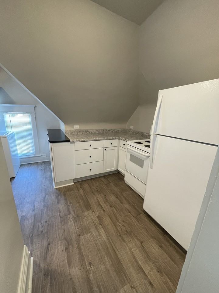 205 E Briggs Ave #2 - Photo 5 of 7
