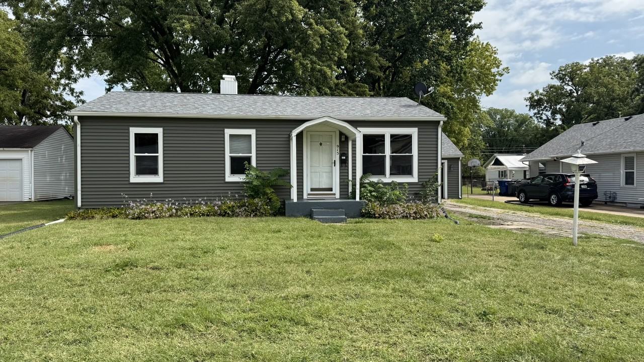 915 28th St - Photo 2 of 22