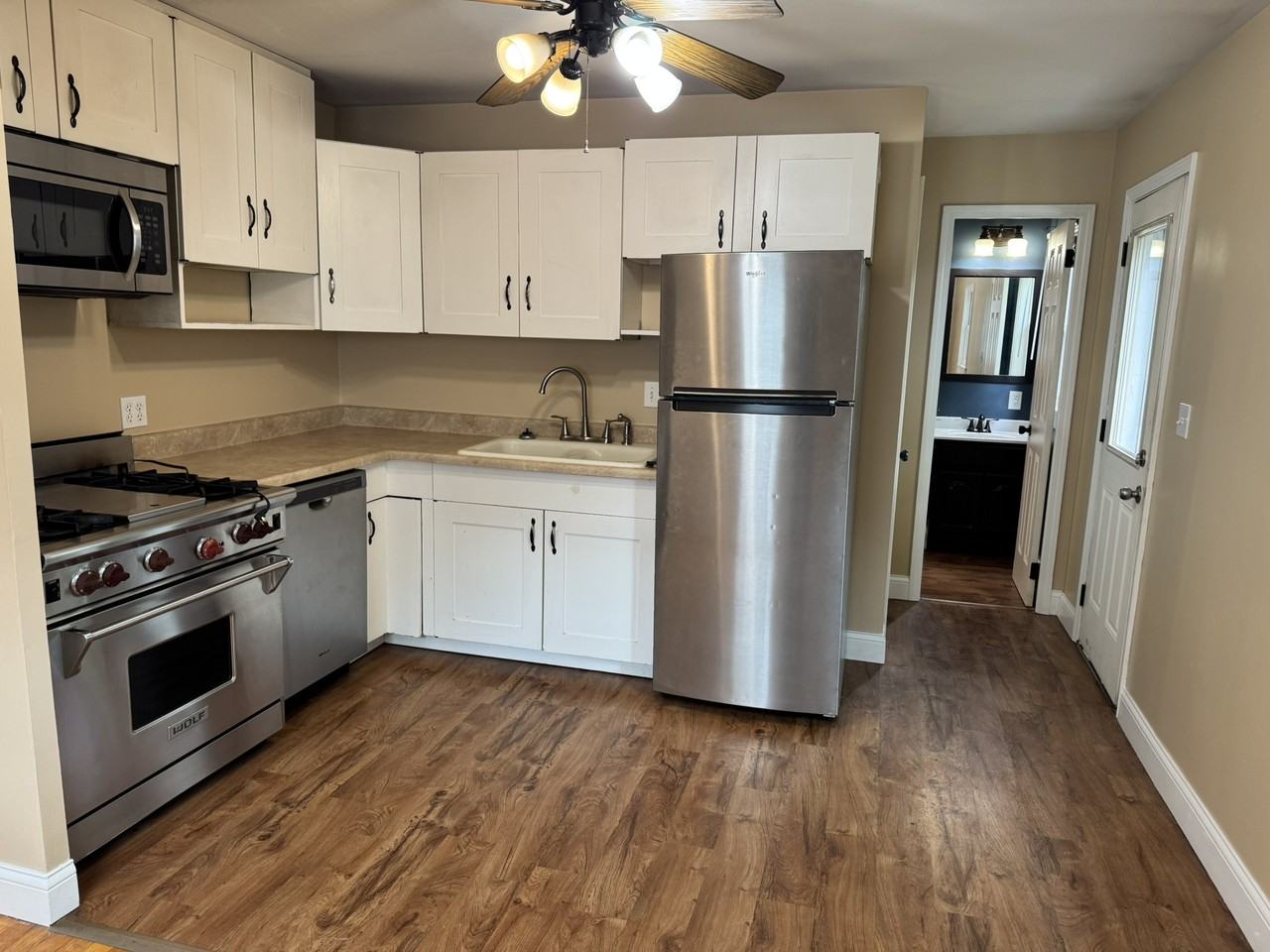 915 28th St - Photo 7 of 22