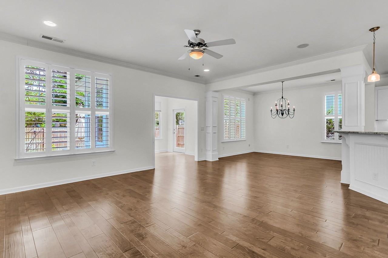 2406 Tepals Ln - Photo 6 of 25