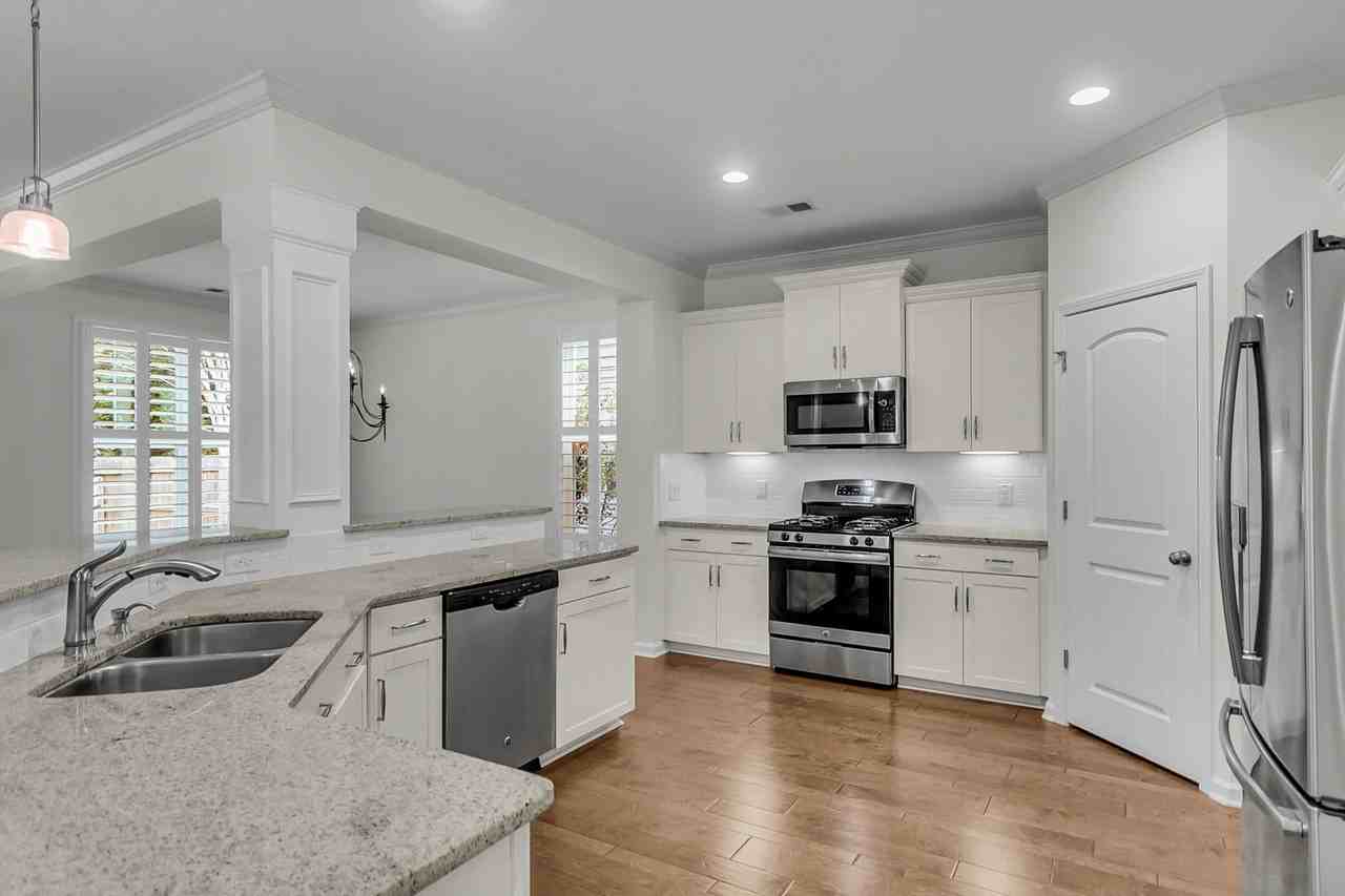 2406 Tepals Ln - Photo 7 of 25