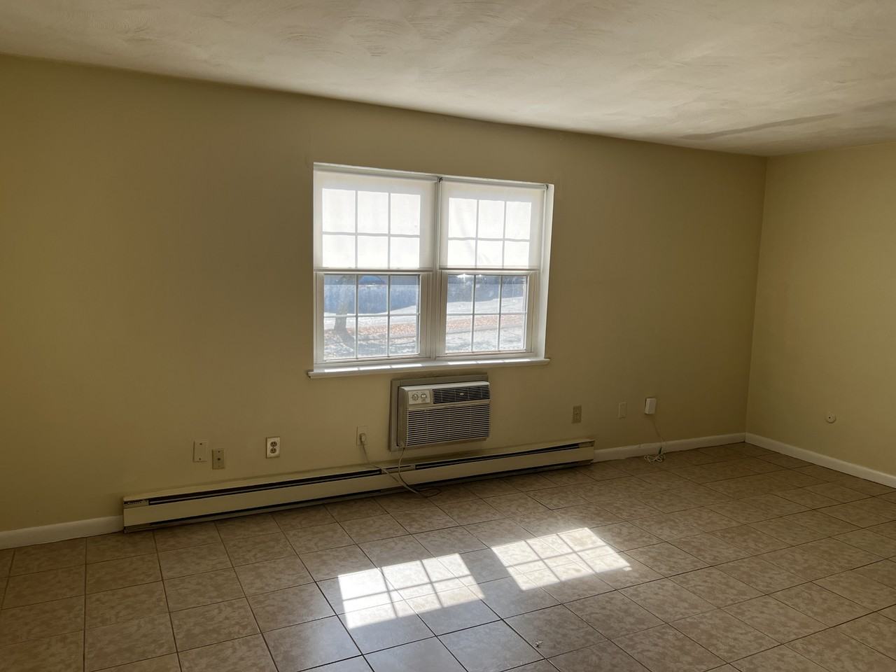 740 Central St - Photo 2 of 6