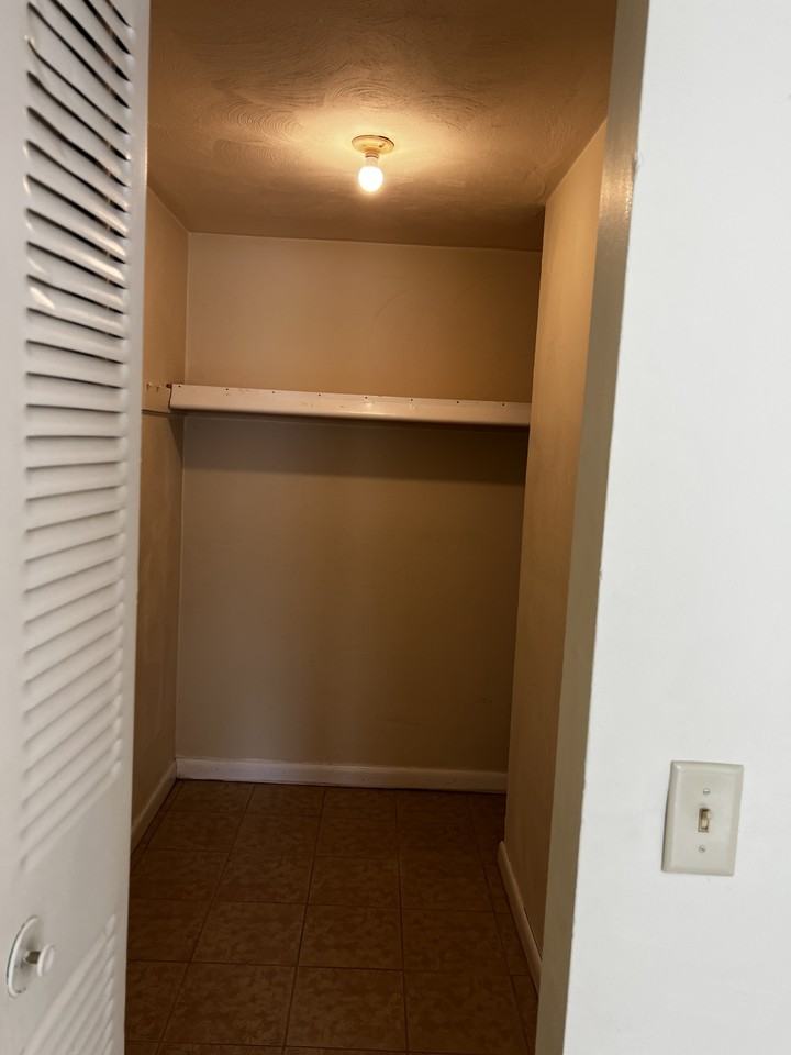 740 Central St - Photo 4 of 6