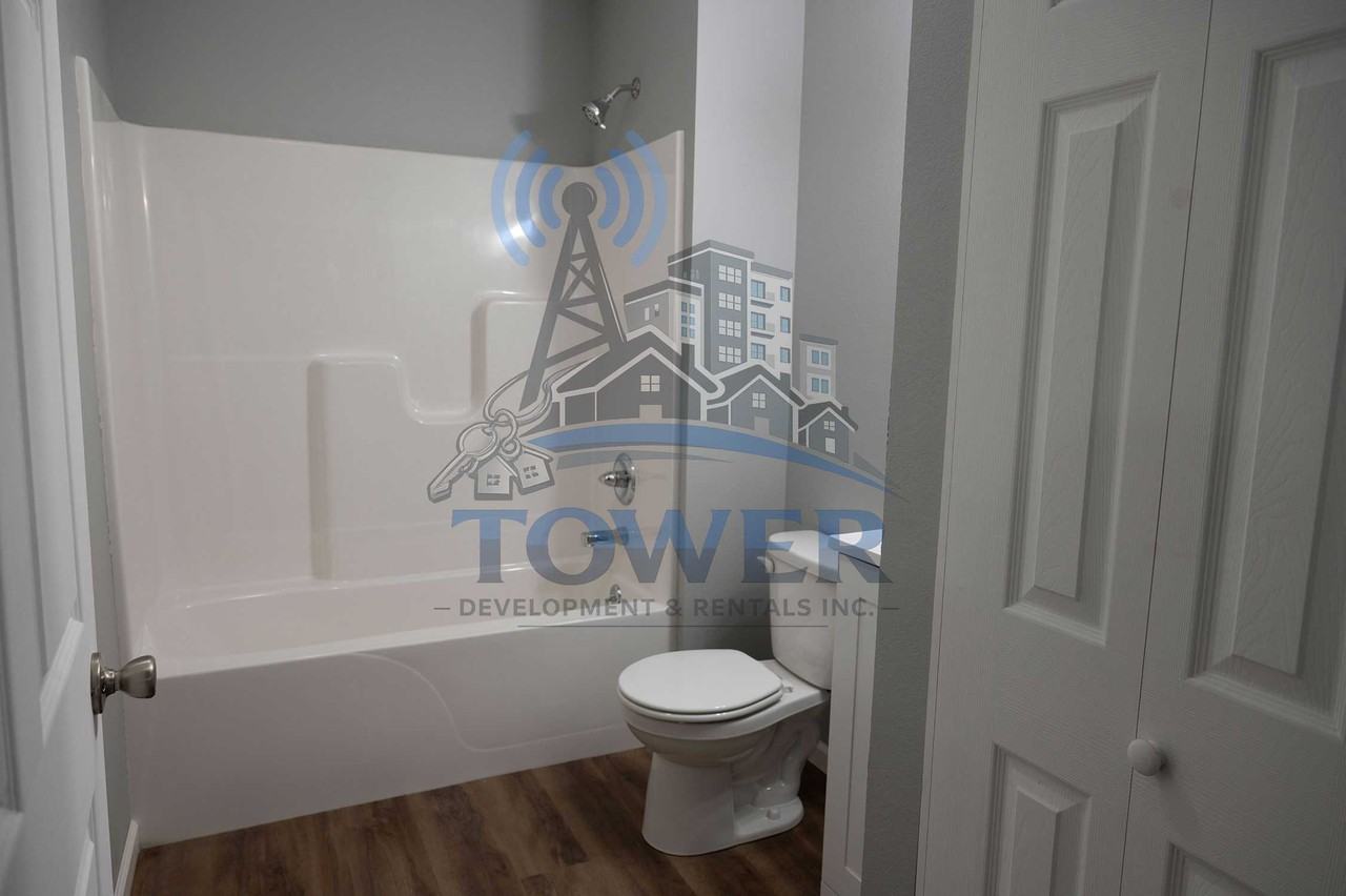 809 N Main St - Photo 2 of 3