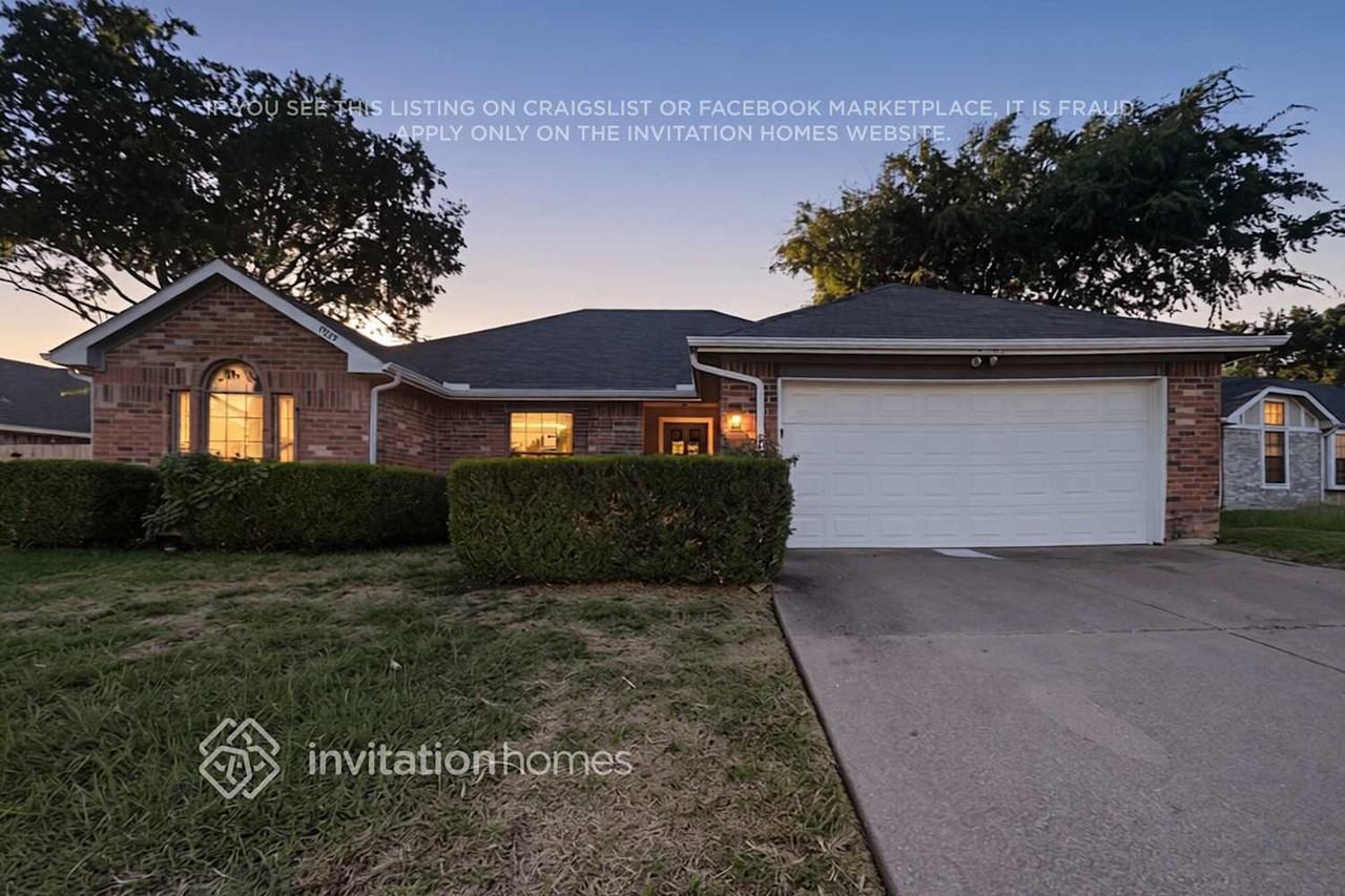 4800 Hollow Tree Dr - Photo 3 of 18