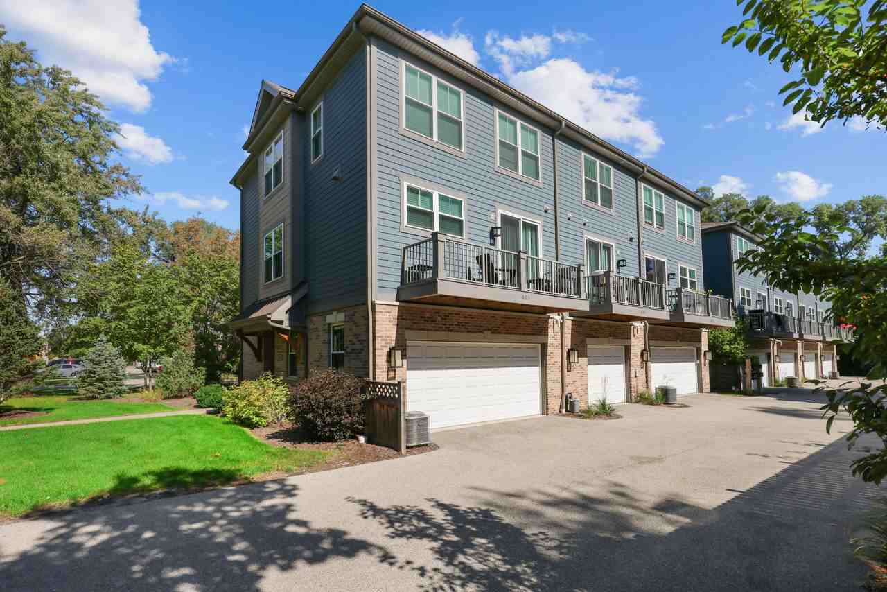 601 Broadway St #601 - Photo 3 of 26