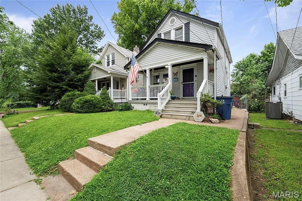 7615 Saint Jerome Ln - Photo 3 of 21