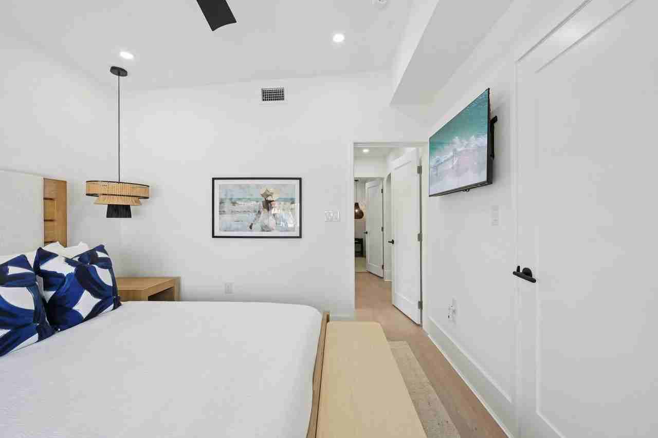 866 N Shore Dr #1635267P - Photo 6 of 43