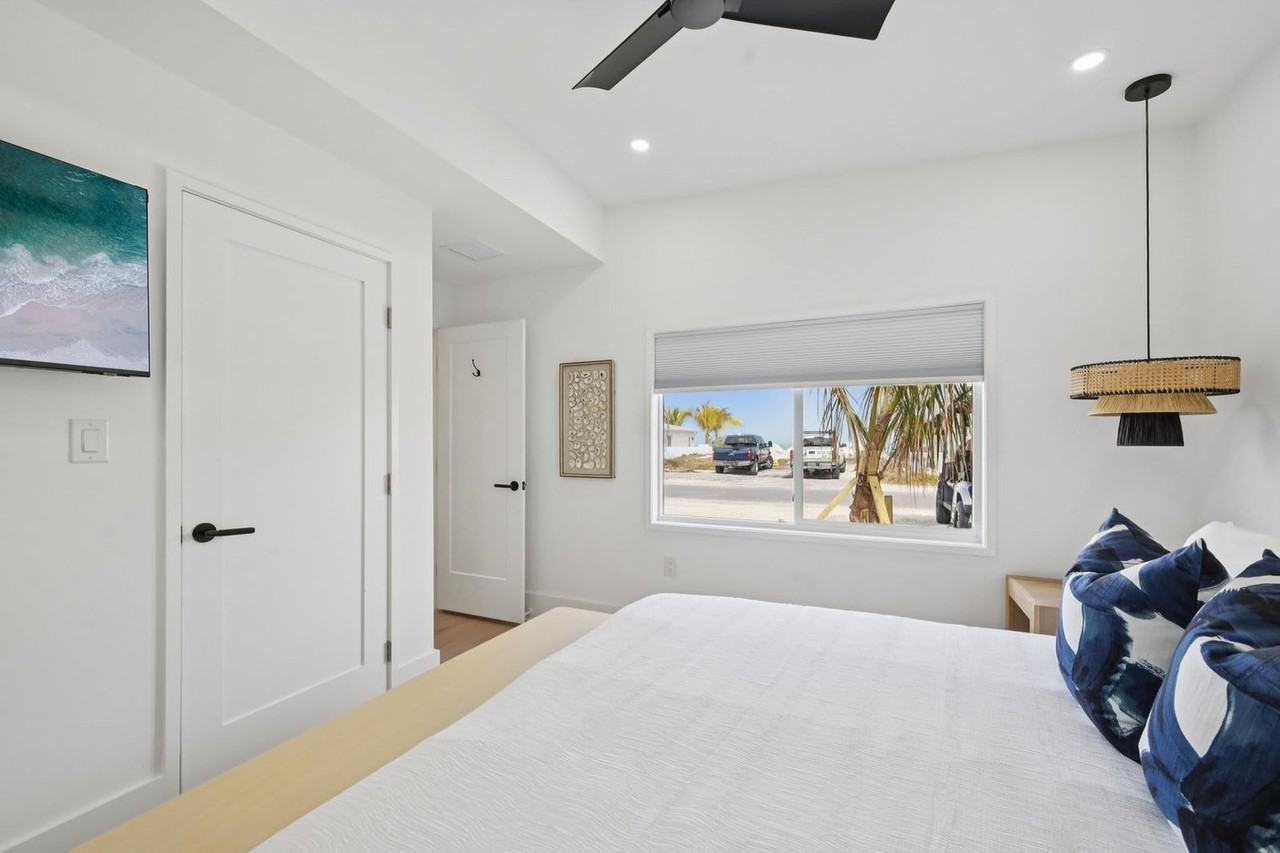 866 N Shore Dr #1635267P - Photo 7 of 43