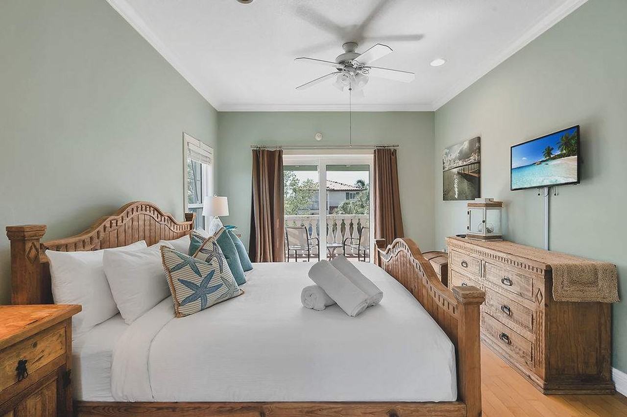 4105 5th Ave #1635259P - Photo 4 of 50