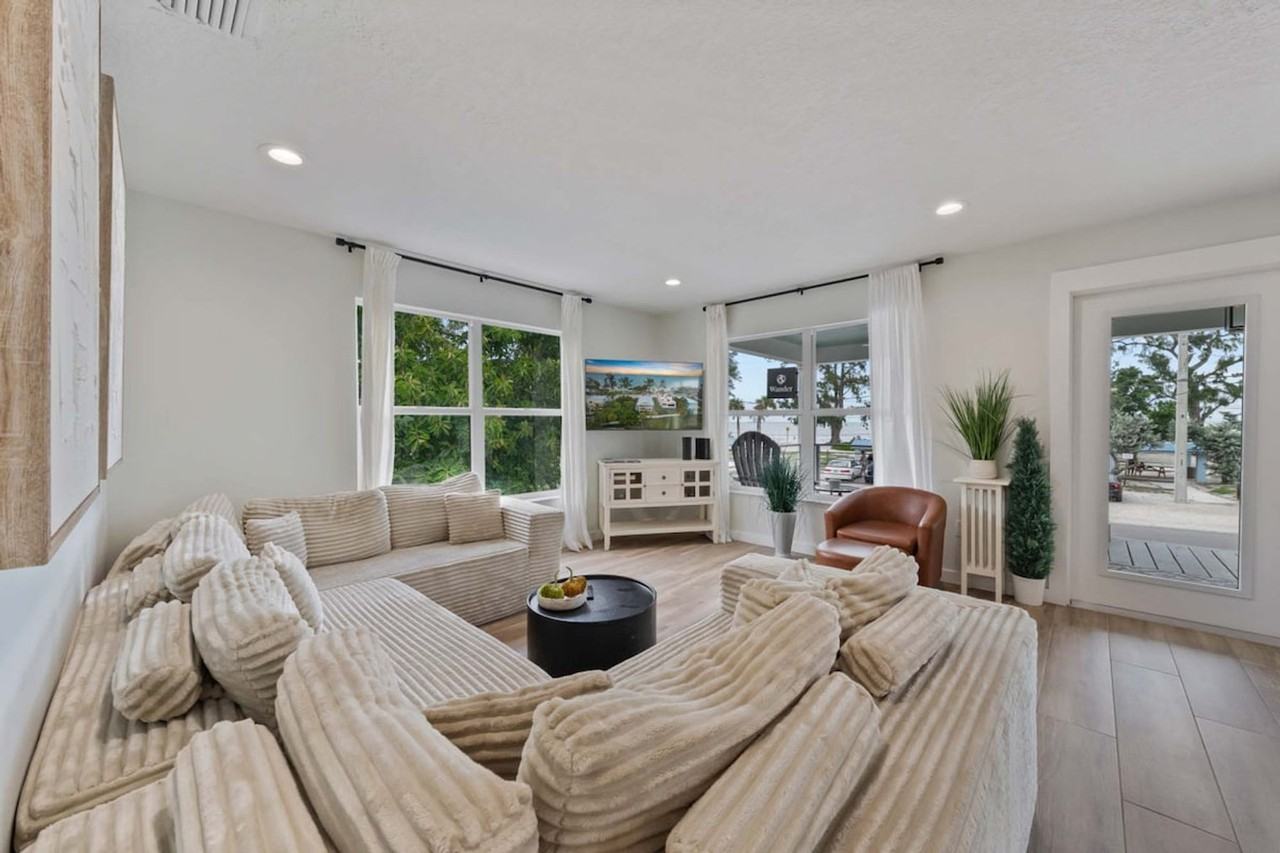 409 N Bay Blvd #1635263P - Photo 3 of 50