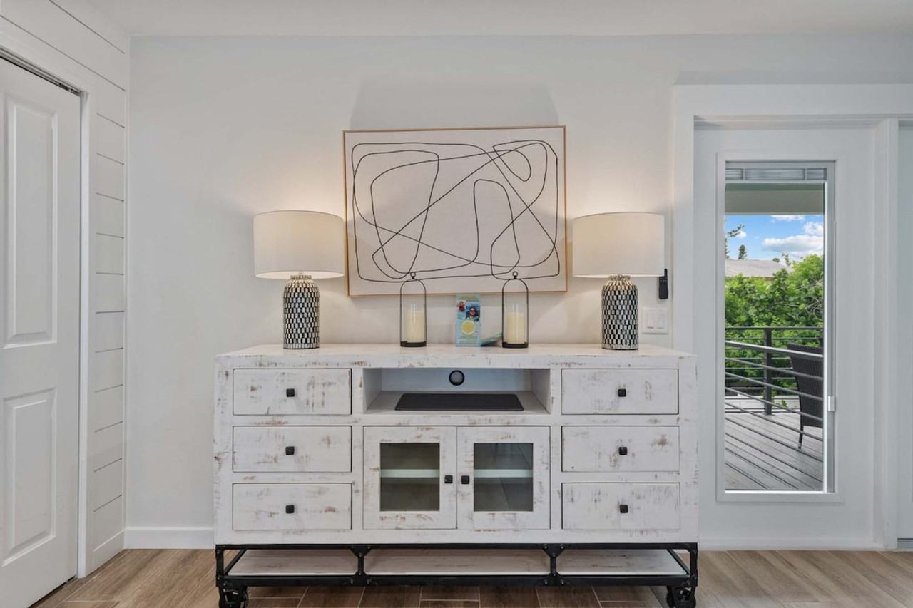 409 N Bay Blvd #1635263P - Photo 4 of 50