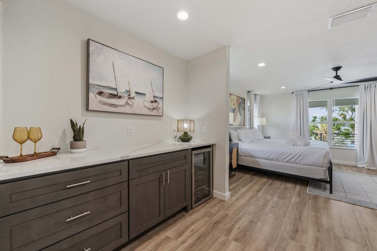 409 N Bay Blvd #1635263P - Photo 5 of 50