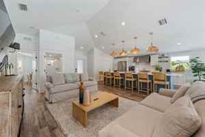 featured image of 230 Lakeview Dr