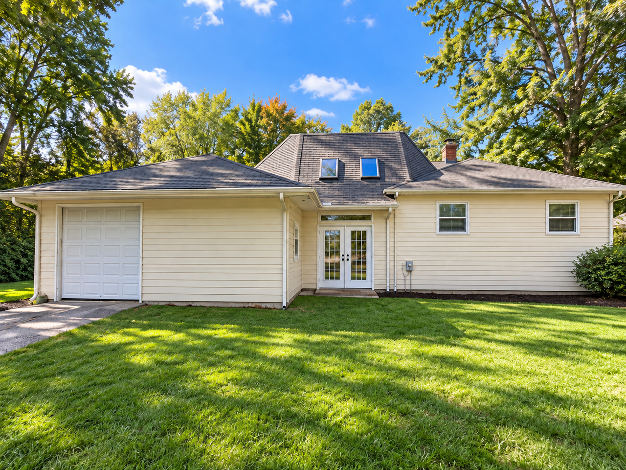 2700 Bulen Ave - Photo 4 of 25