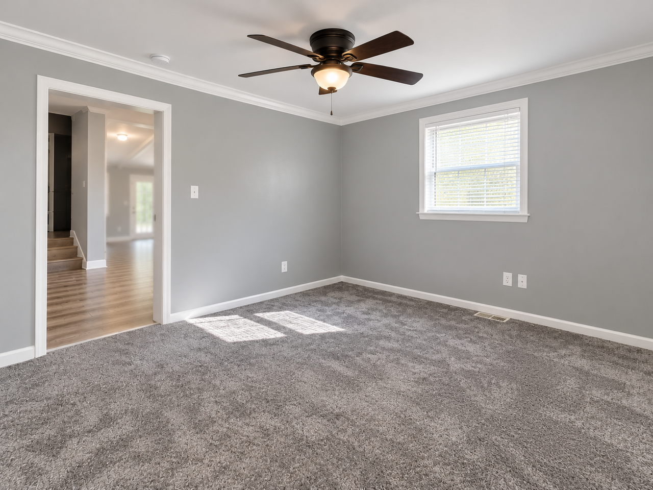 2700 Bulen Ave - Photo 5 of 25