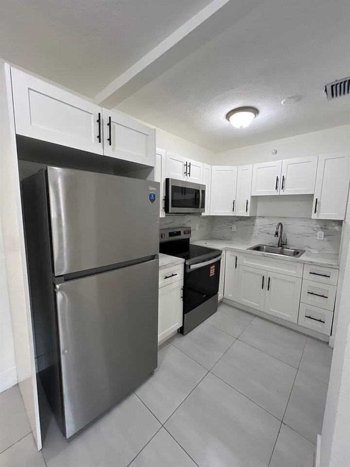 8125 Nw 6th Ave - Photo 3 of 16