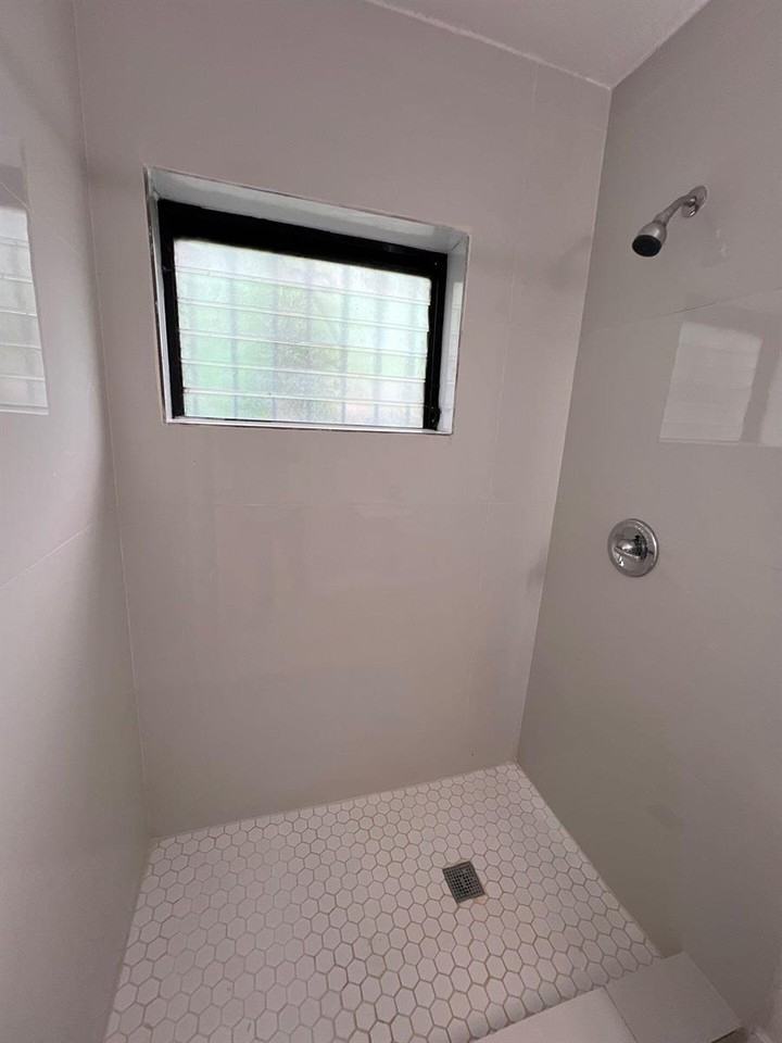 8125 Nw 6th Ave - Photo 4 of 16