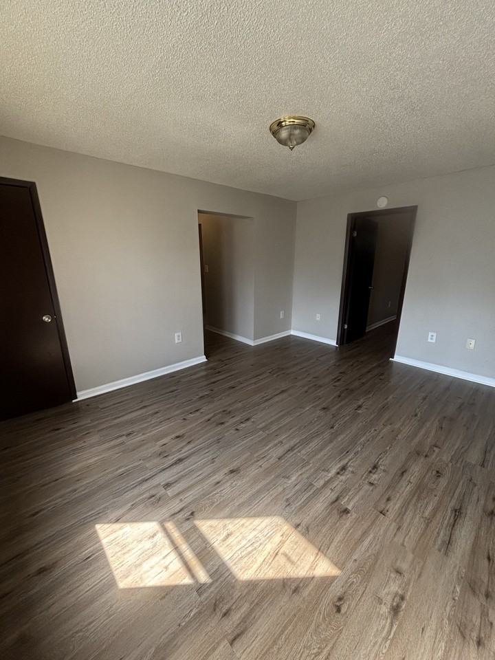605 W E St #C1B - Photo 3 of 8