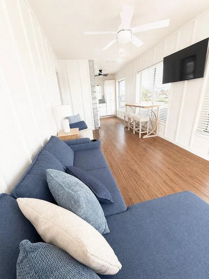 509 S Bayshore Dr #2 - Photo 5 of 37