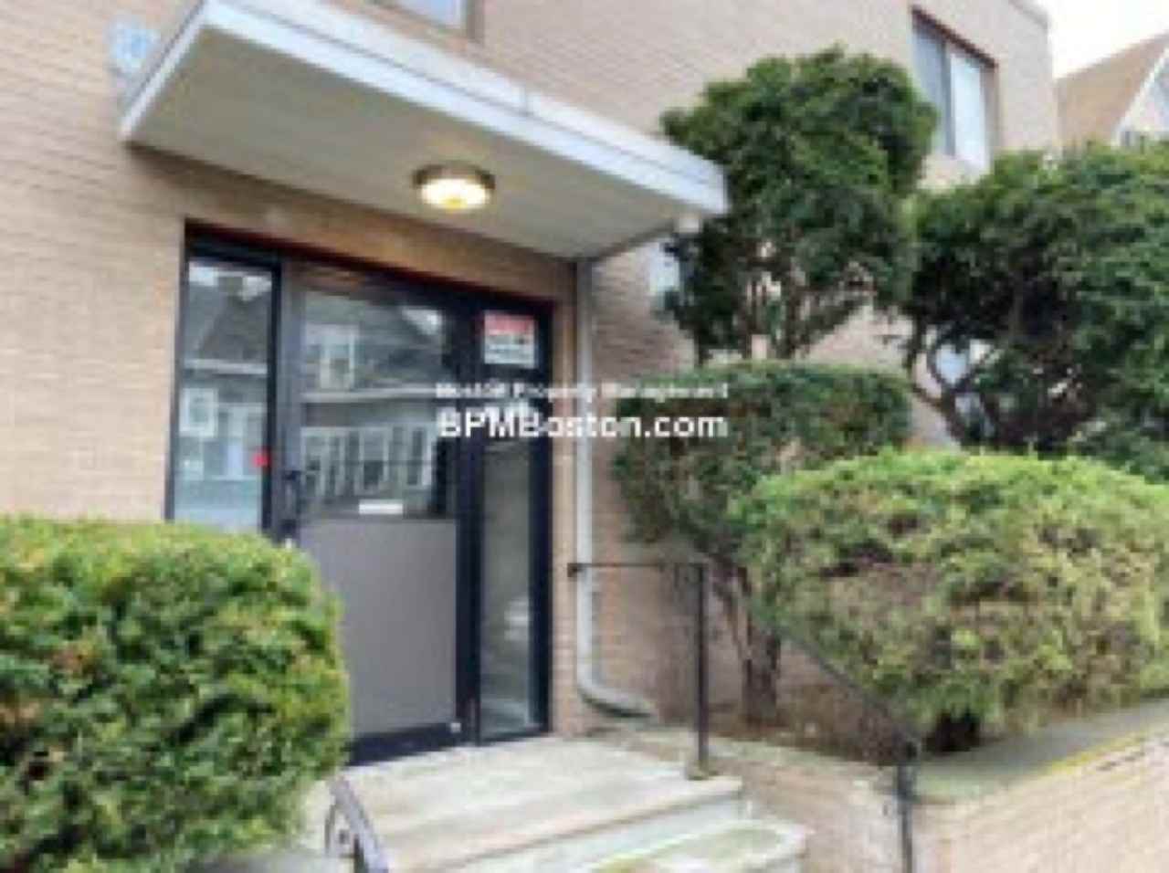 25 Hamilton Ave #4 - Photo 2 of 6