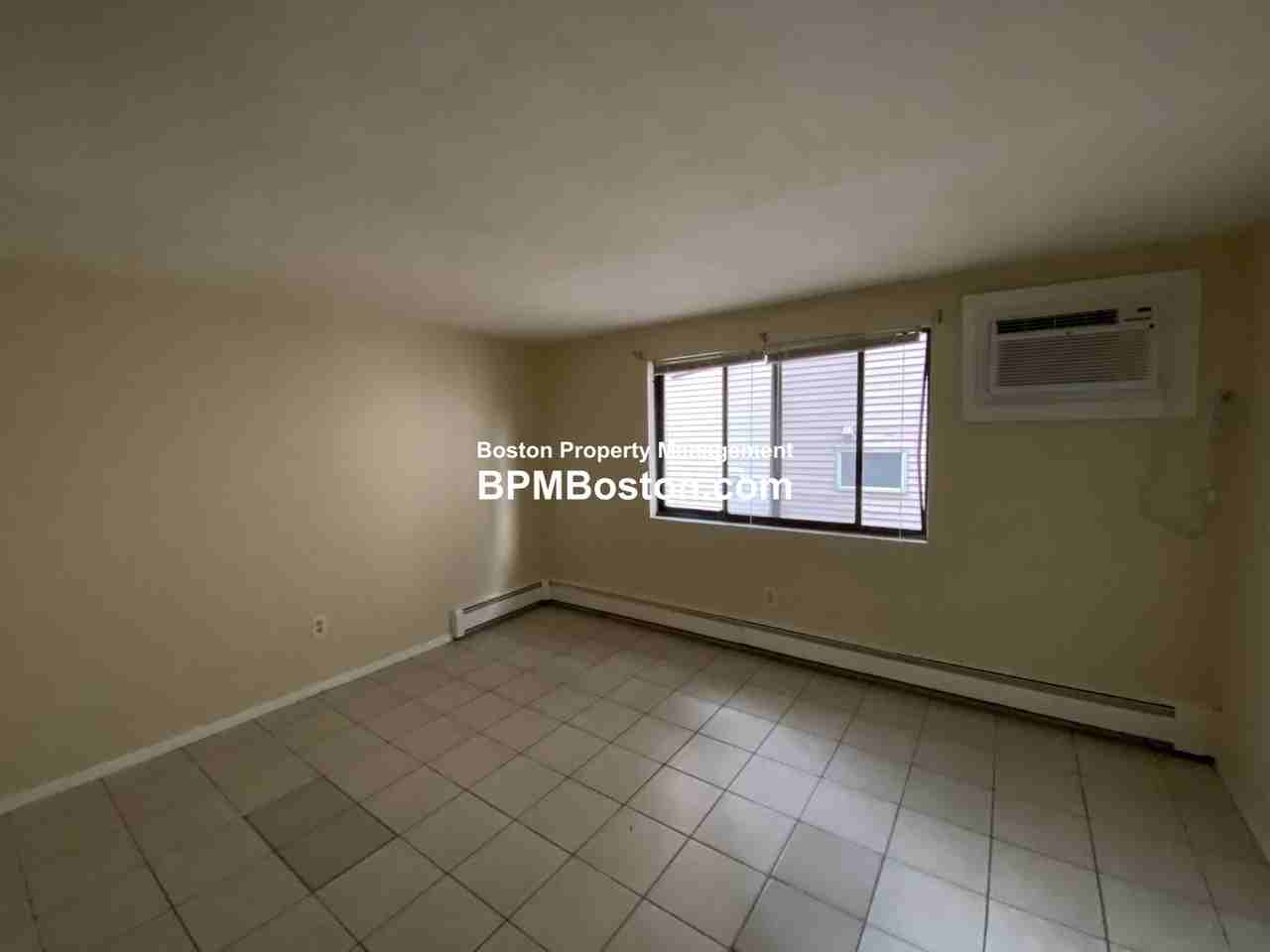 25 Hamilton Ave #4 - Photo 3 of 6
