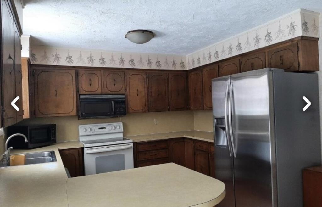 2048 Hughes Dr - Photo 4 of 5