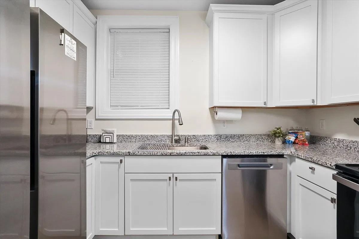 34 West Franklin Street #3 - Photo 2 of 10
