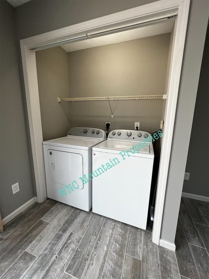 6 Azalea Rd #D - Photo 3 of 8