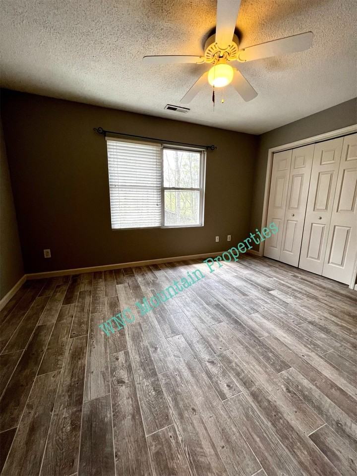 6 Azalea Rd #D - Photo 5 of 8
