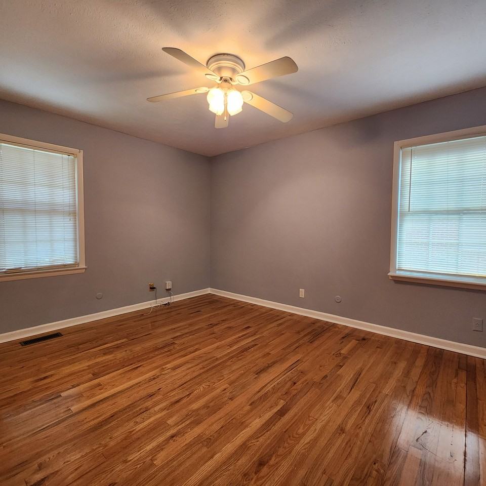 2210 12th Ave - Photo 6 of 10