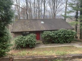 26 Breezeway Dr - Photo 1 of 1