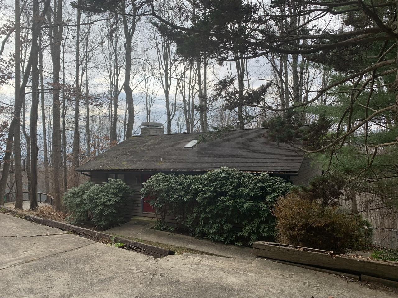 26 Breezeway Dr - Photo 2 of 10