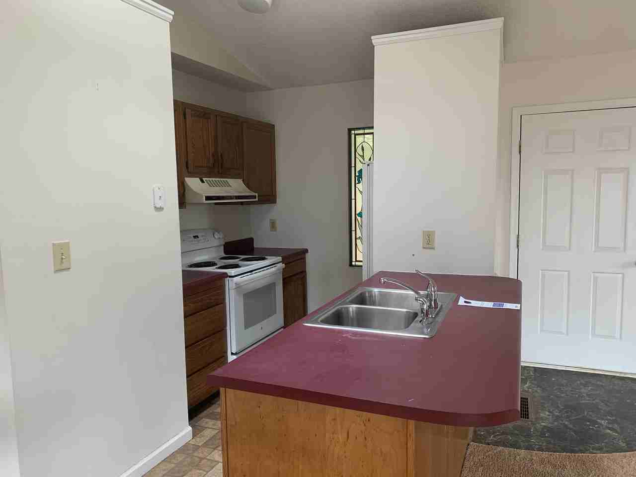 26 Breezeway Dr - Photo 5 of 10