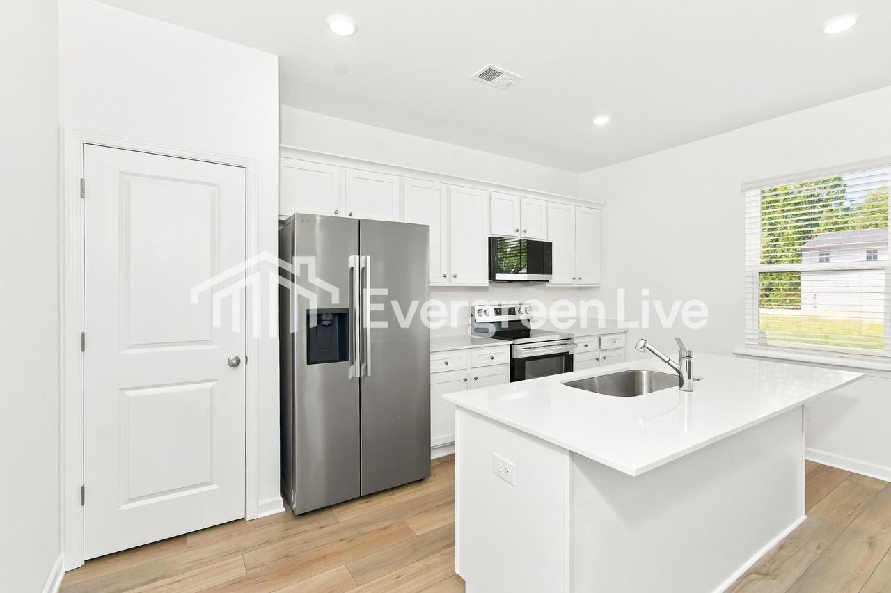 19 Suwanee Ct Se - Photo 3 of 15