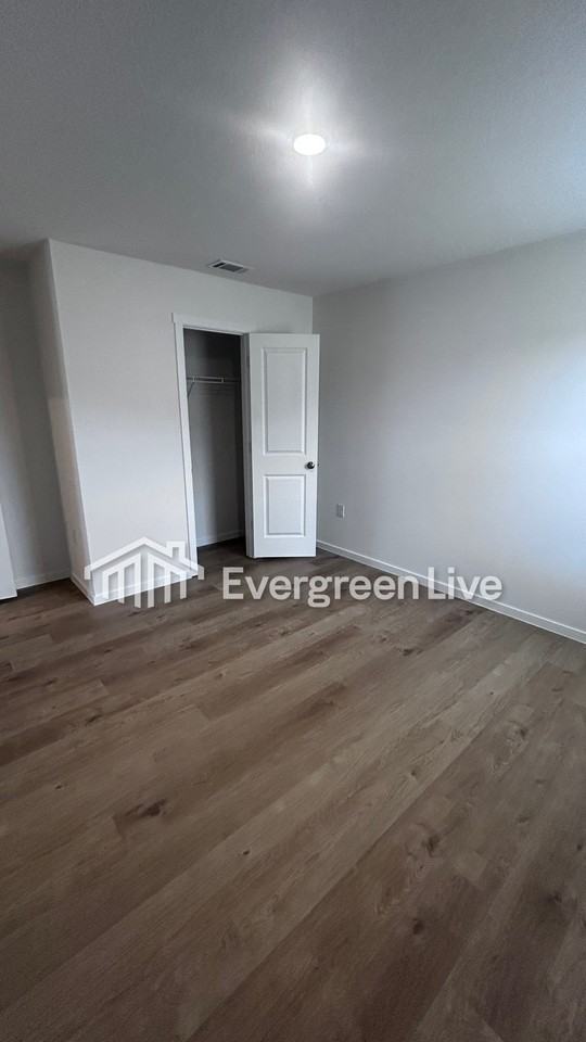 7182 Season Dr - Photo 4 of 23