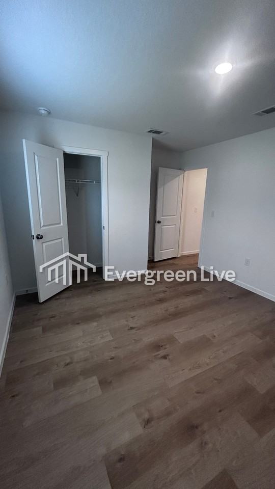 7182 Season Dr - Photo 7 of 23