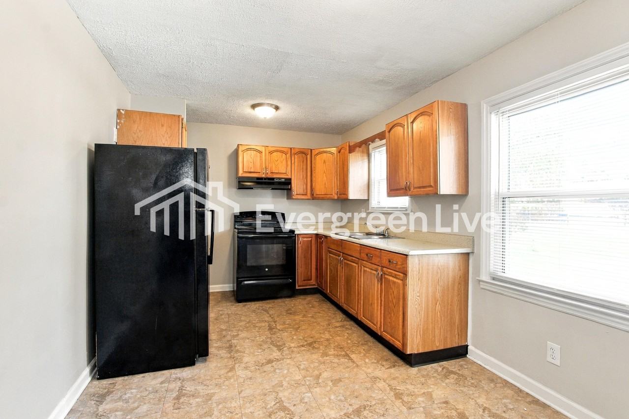 5341 E 20th St - Photo 5 of 15