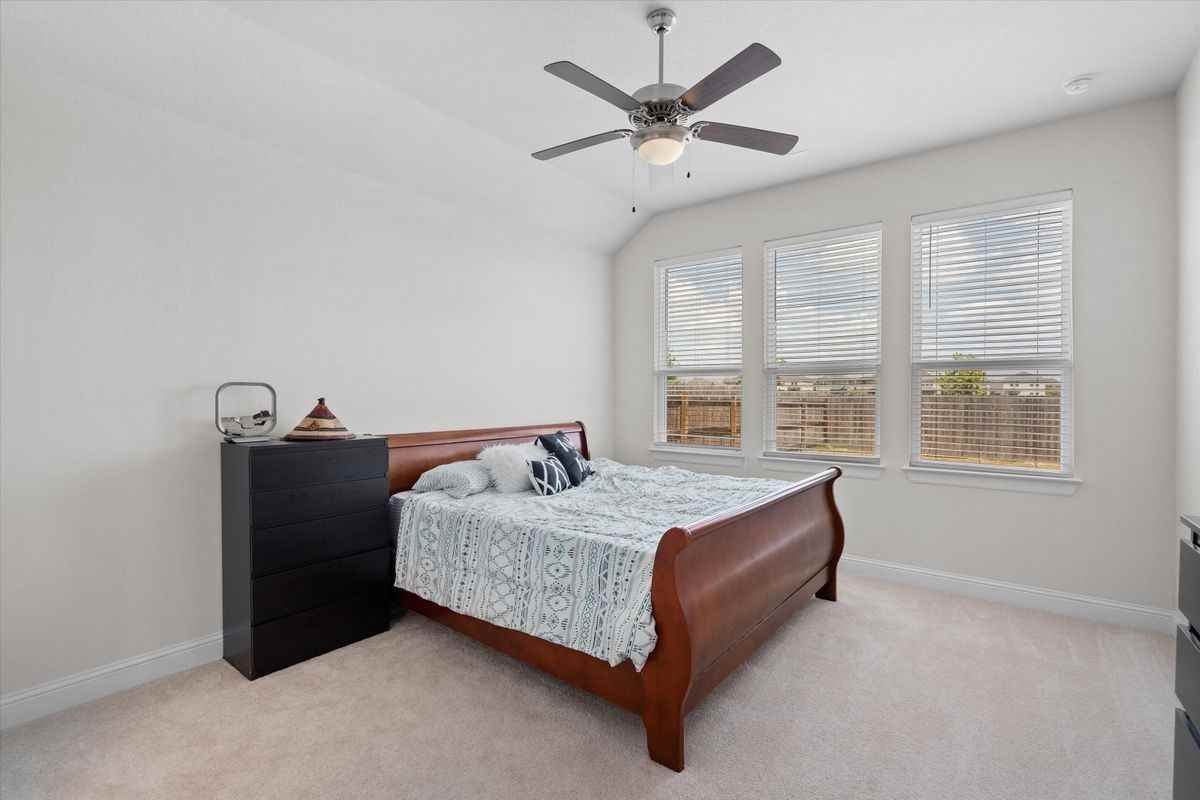 17211 Calipatria Ln - Photo 5 of 16